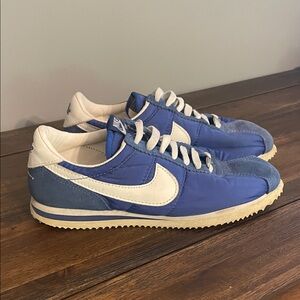 Nike Women’s Vintage Cortez ‘72 Blue and White Sneakers